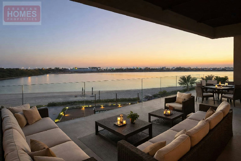 Ultra-modern 04-bedroom Beach Front triplex available for rent in Amwaj Islands. β Slide 2