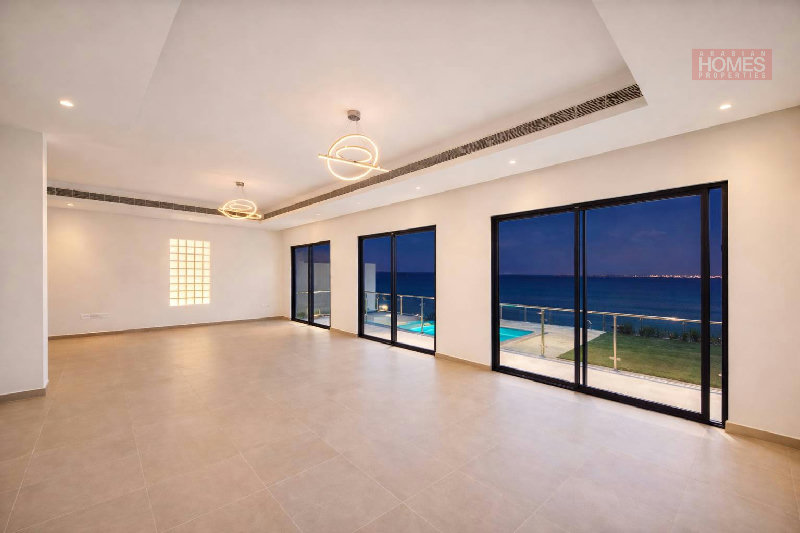 MODERN ●WATERFRONT●PRIVATE POOL ●SPACIOUS ●GARDEN – Slide 2