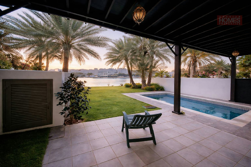 BEACH FRONT - PRIVATE POOL - GARDEN - REDECORATED – Slide 1