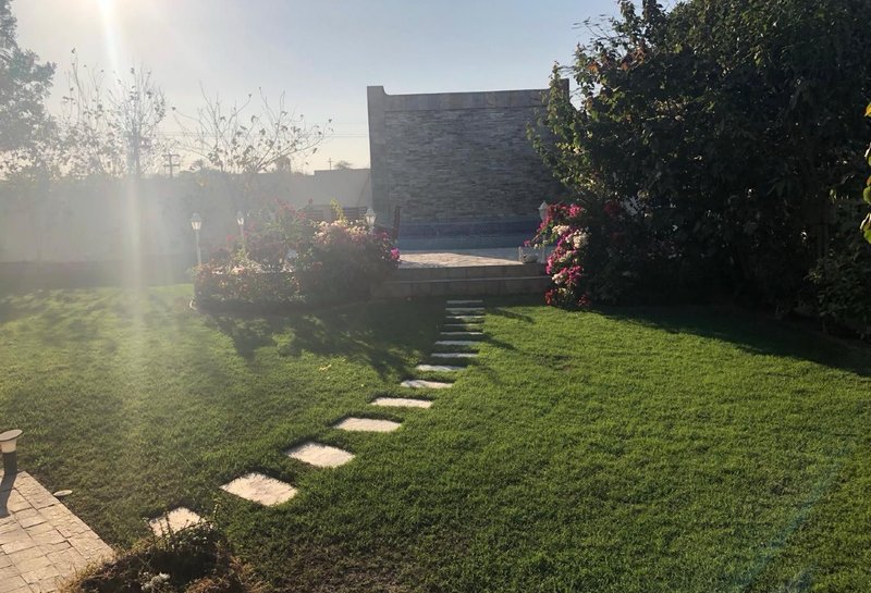 Spacious Villa with Additional Land – Slide 6