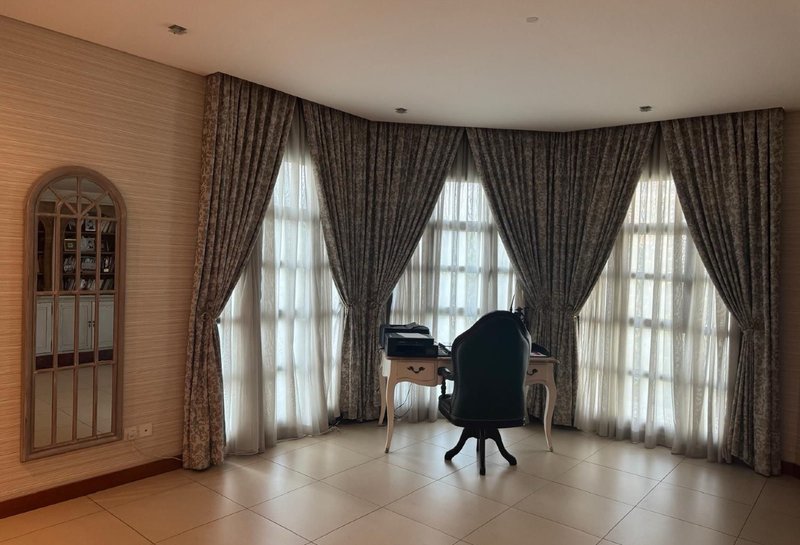 Spacious Villa with Additional Land – Slide 8