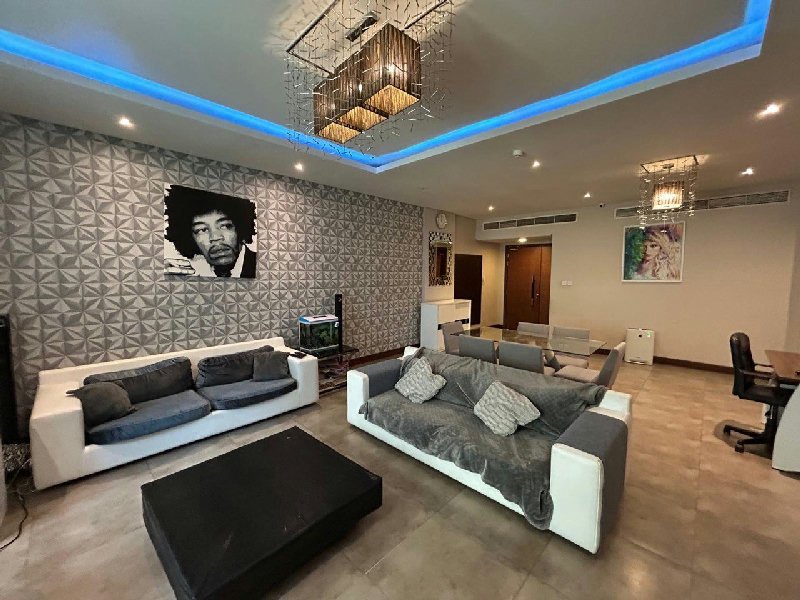 Spacious Luxury 2-Bedroom Residence with a Signature Gourmet Kitchen – Slide 4