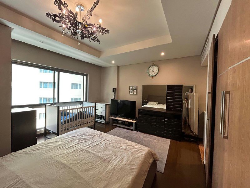 Spacious Luxury 2-Bedroom Residence with a Signature Gourmet Kitchen – Slide 6