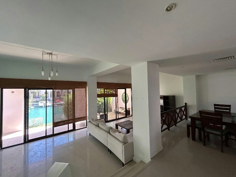 Princess massive house with garden and sea canal view hot deal! - Main view