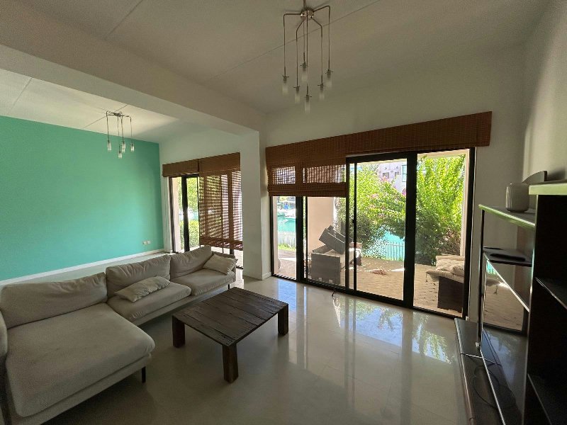 Princess massive house with garden and sea canal view hot deal! – Slide 2