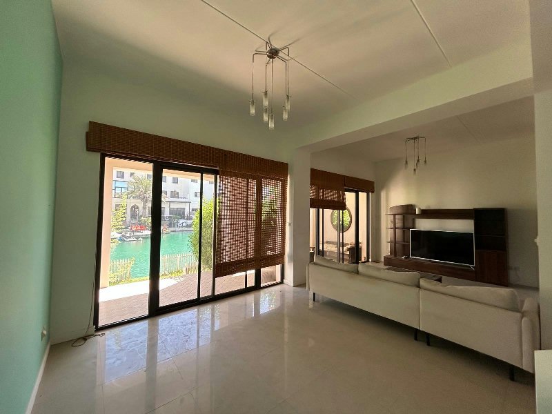 Princess massive house with garden and sea canal view hot deal! - View 3