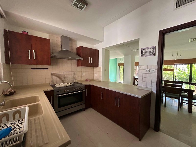 Princess massive house with garden and sea canal view hot deal! – Slide 6