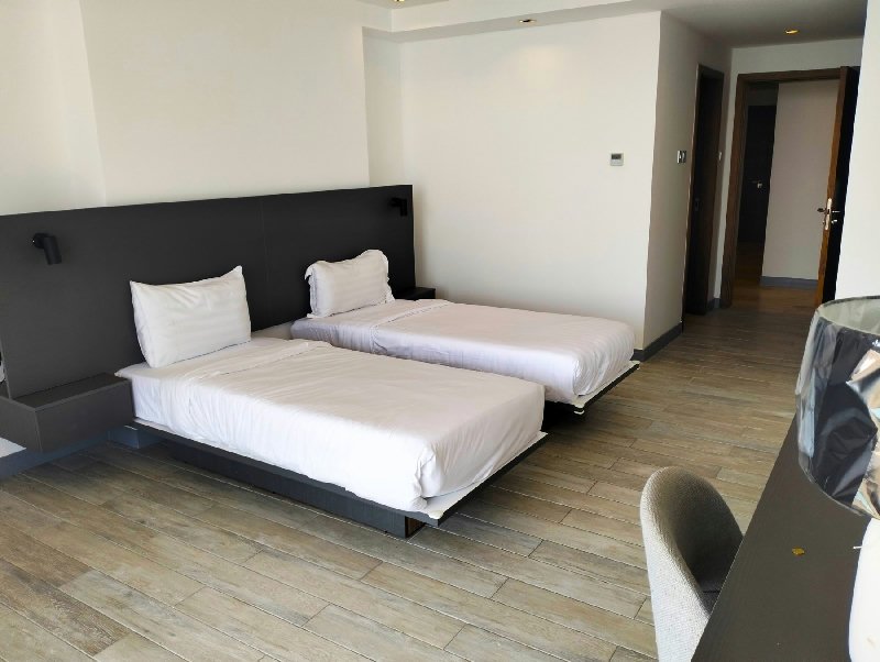 Brand  spacious 3 bedroom apartment with amazing sea view in Dilmunia – Slide 11