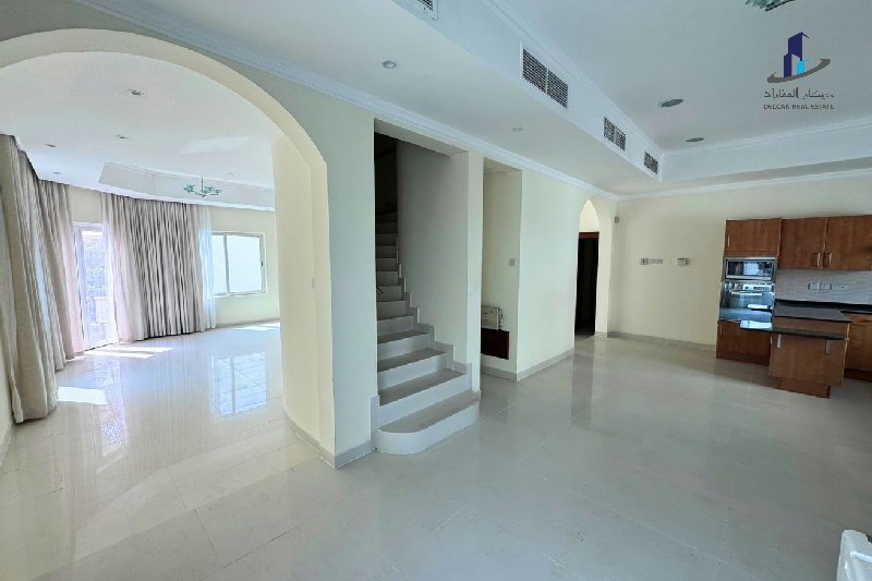 Bright |Well maintained|Near Rugby club|All ensuit – Slide 22