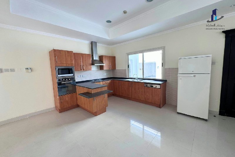 Bright |Well maintained|Near Rugby club|All ensuit – Slide 19