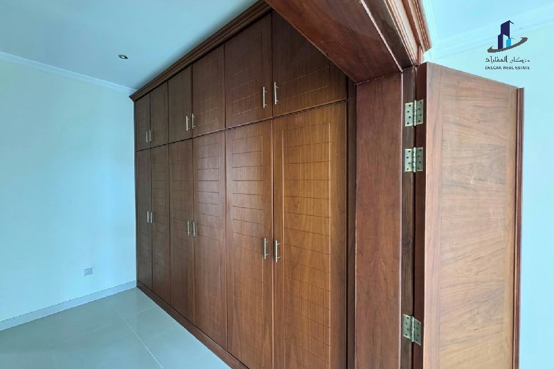 Bright |Well maintained|Near Rugby club|All ensuit – Slide 13