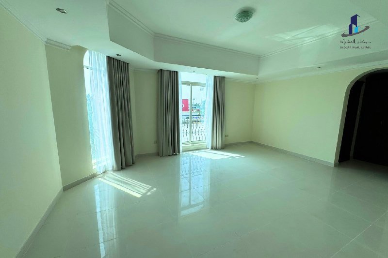 Bright |Well maintained|Near Rugby club|All ensuit – Slide 17