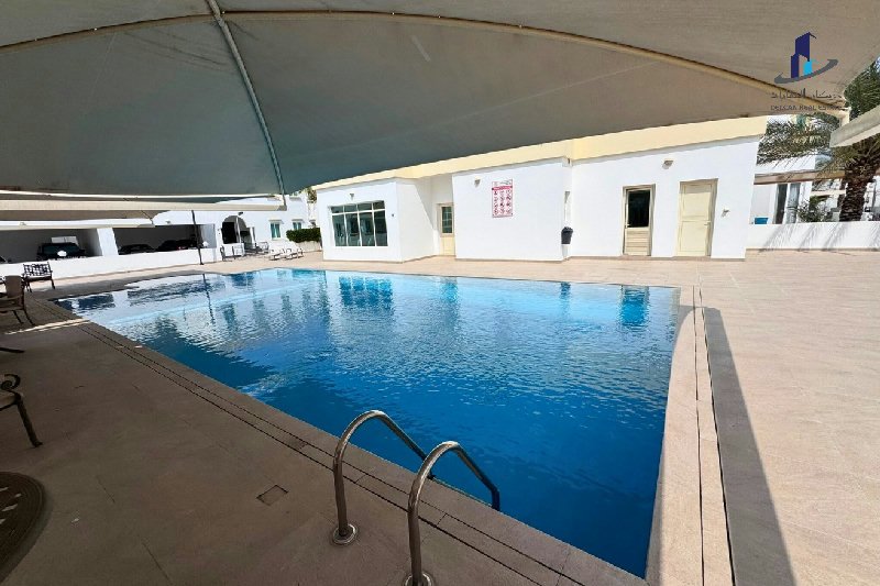 Bright |Well maintained|Near Rugby club|All ensuit – Slide 7