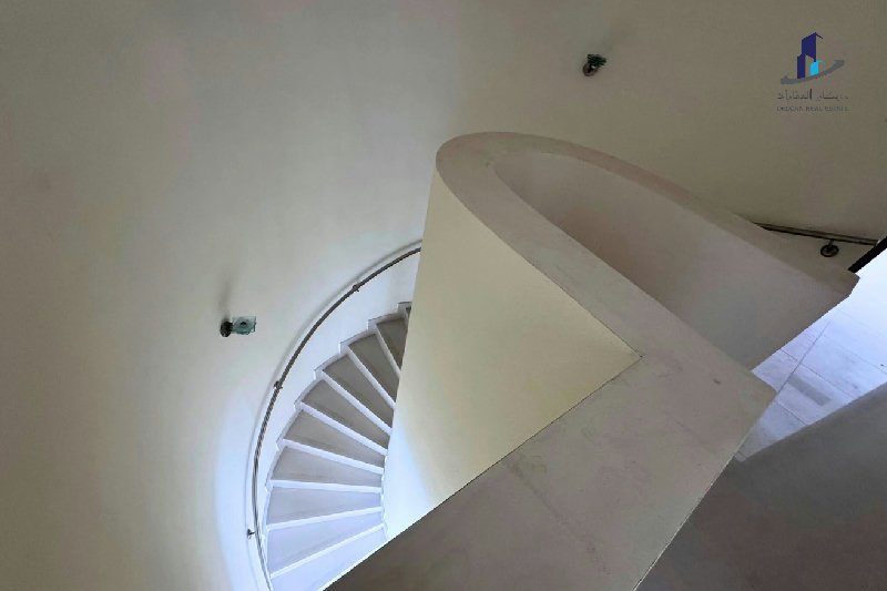 Bright |Well maintained|Near Rugby club|All ensuit – Slide 11