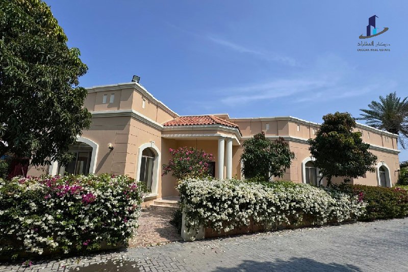 Pet friendly| Private garden/pool Elegant-spacious - Main view