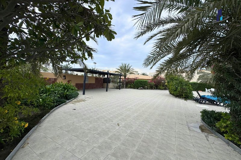 Huge private garden |Pocket friendly | Easy access – Slide 28