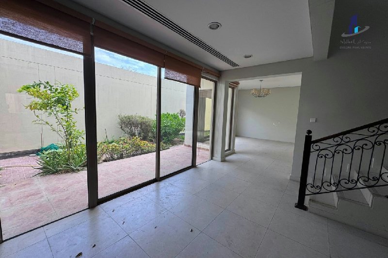 Near Rugby club |Prestigious Compound| Garden|BIG – Slide 20