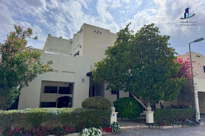 Near Rugby club |Prestigious Compound| Garden|BIG – Slide 26