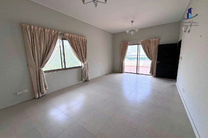 Near Rugby club |Prestigious Compound| Garden|BIG – Slide 16