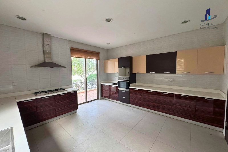 Near Rugby club |Prestigious Compound| Garden|BIG – Slide 18