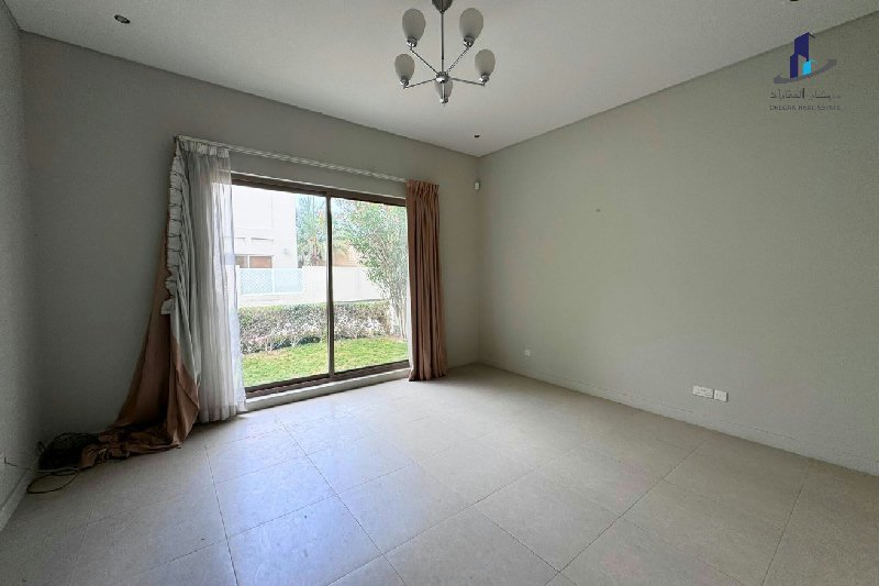 Near Rugby club |Prestigious Compound| Garden|BIG – Slide 13