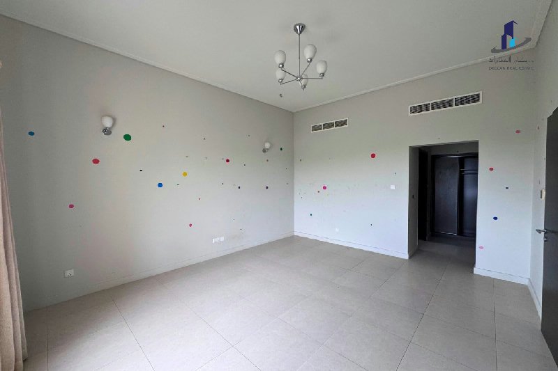Near Rugby club |Prestigious Compound| Garden|BIG - View 2