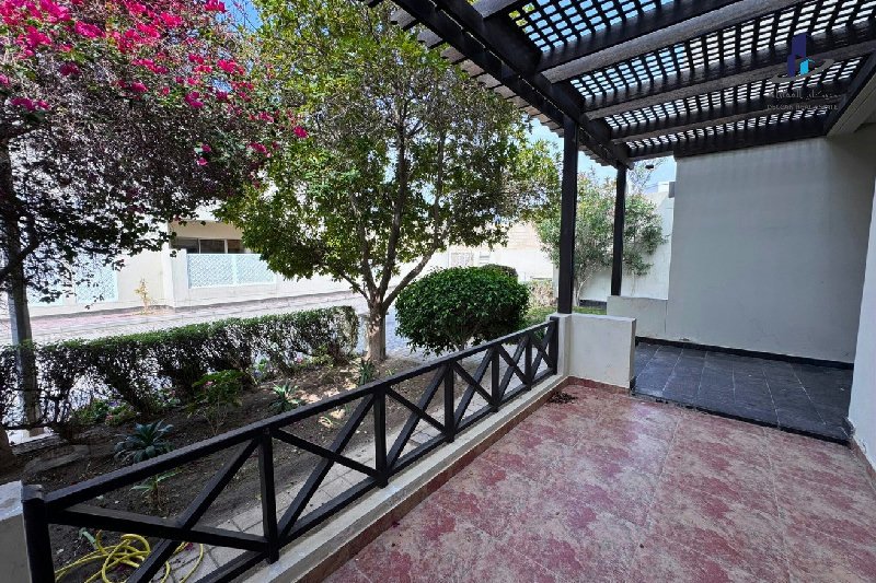 Near Rugby club |Prestigious Compound| Garden|BIG – Slide 21