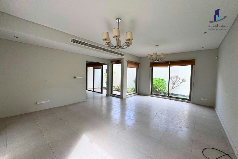 Near Rugby club |Prestigious Compound| Garden|BIG – Slide 25