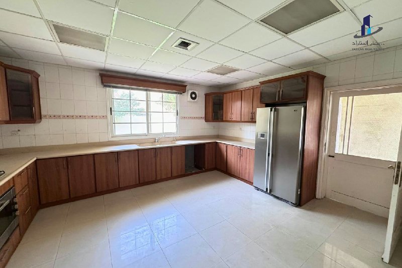 Budget friendly |Squash |Tennis courts |Kids areas – Slide 17