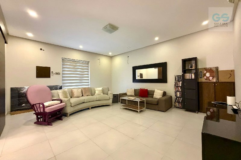 Very Spacious | 6 BR | Majlis + 4-Car Parking | Al Janabiyah – Slide 27