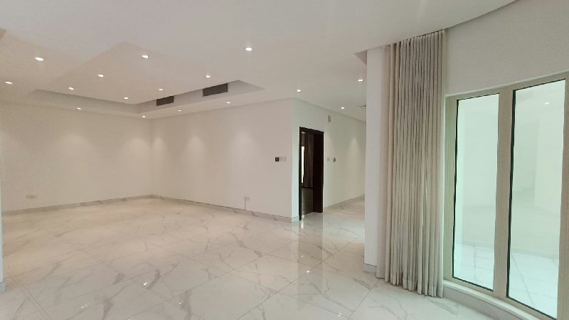 FULLY RENOVATED-PRIVATE POOL-NEAR HIGHWAY – Slide 9