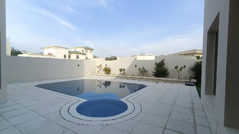 FULLY RENOVATED-PRIVATE POOL-NEAR HIGHWAY – Slide 22