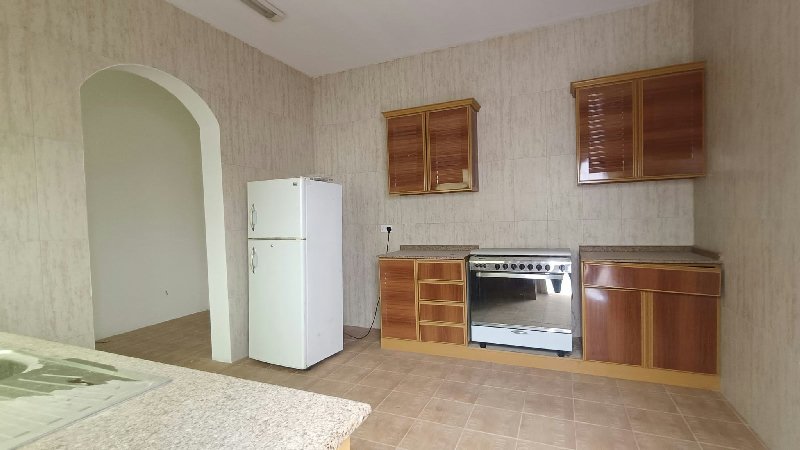 FULLY RENOVATED-PRIVATE POOL-NEAR HIGHWAY – Slide 3