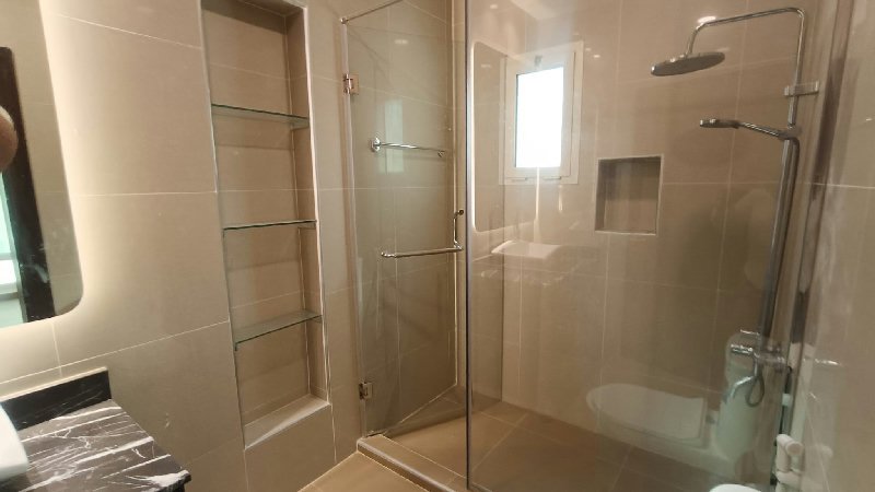 FULLY RENOVATED-PRIVATE POOL-NEAR HIGHWAY – Slide 15