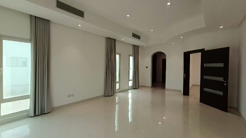 FULLY RENOVATED-PRIVATE POOL-NEAR HIGHWAY – Slide 6