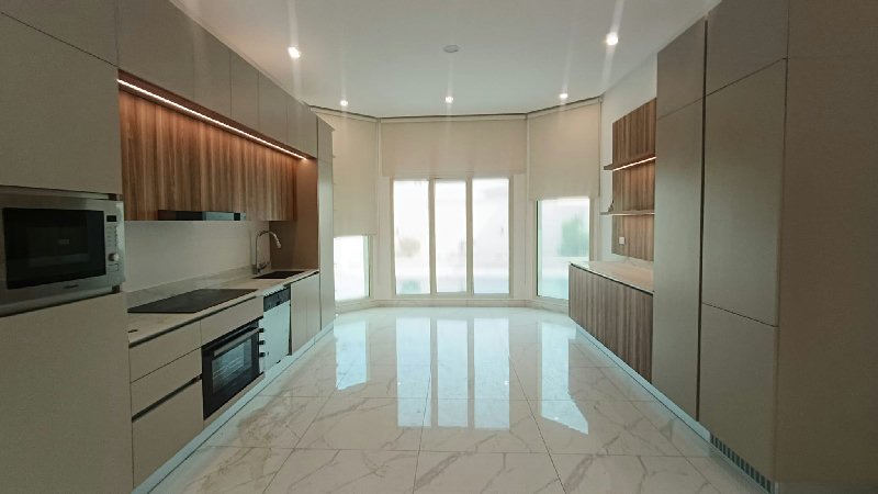 FULLY RENOVATED-PRIVATE POOL-NEAR HIGHWAY - View 2