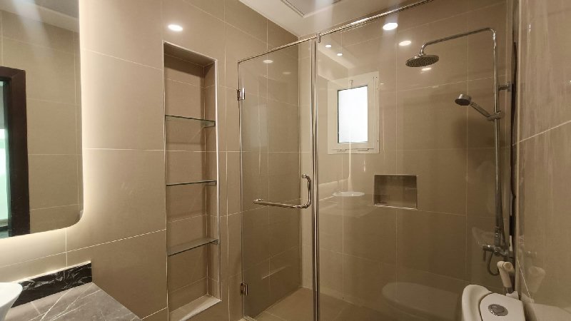 FULLY RENOVATED-PRIVATE POOL-NEAR HIGHWAY – Slide 8