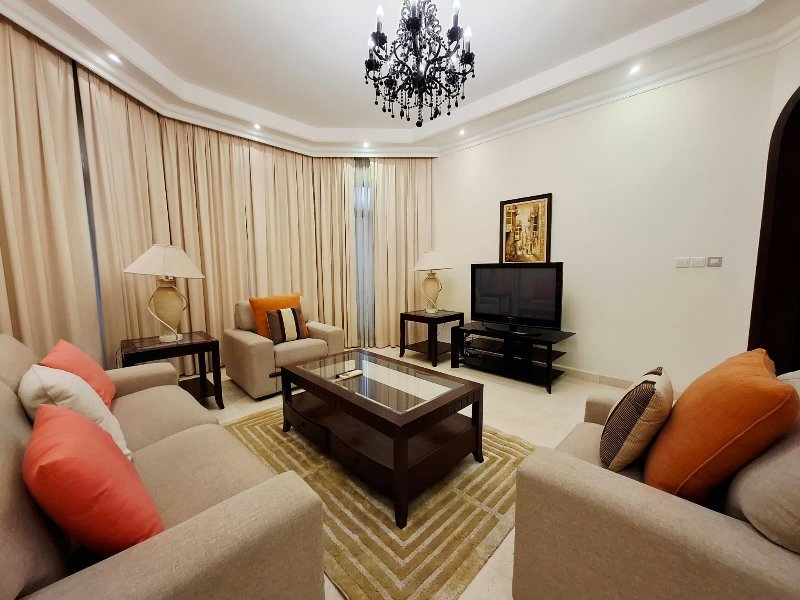 NAVY APPROVED-MODERN-SPACIOUS-PRVATE GARDEN - View 3