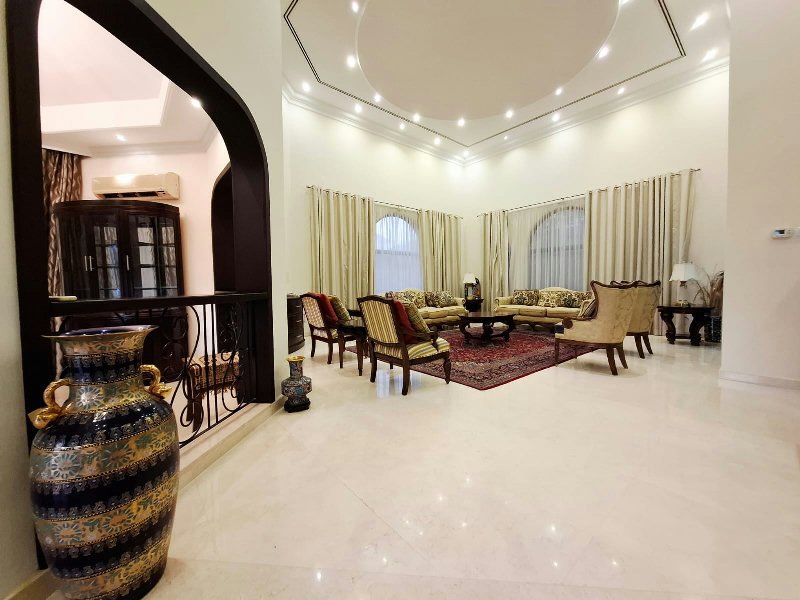 NAVY APPROVED-MODERN-SPACIOUS-PRVATE GARDEN – Slide 10