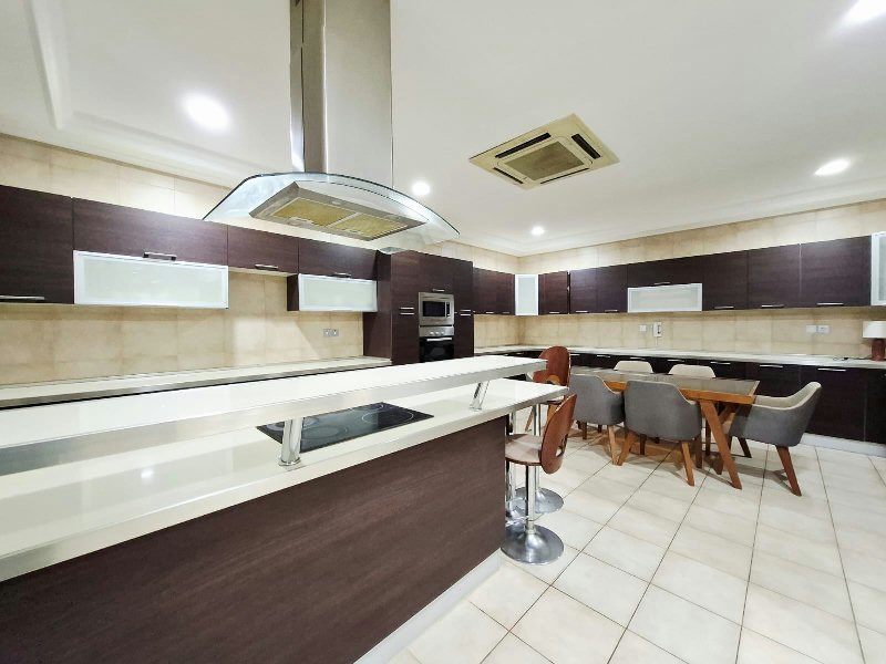 NAVY APPROVED-MODERN-SPACIOUS-PRVATE GARDEN – Slide 11