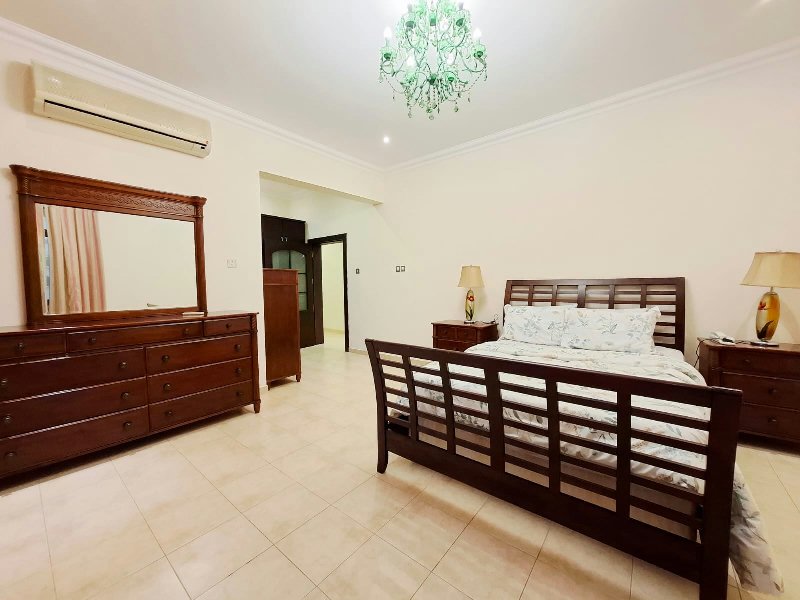 NAVY APPROVED-MODERN-SPACIOUS-PRVATE GARDEN – Slide 21