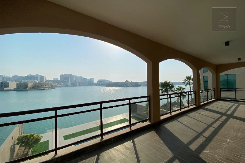 Luxury Waterfront Villa for Sale in Amwaj – Marjan Island - View 2