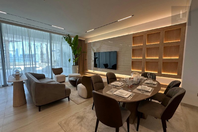 2BR Luxury Apartment with Private Pool and Garden – Slide 2