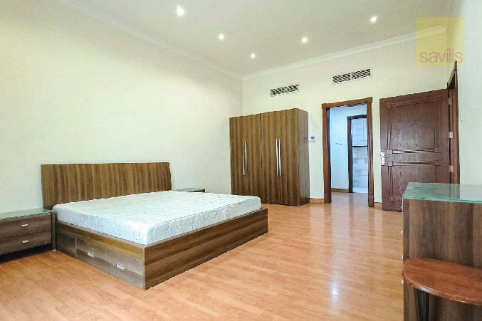 Extremely Spacious Penthouse With Terrace! – Slide 4