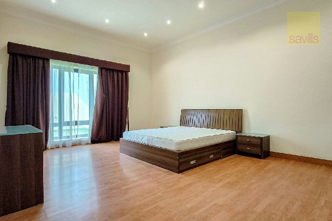 Extremely Spacious Penthouse With Terrace! – Slide 7