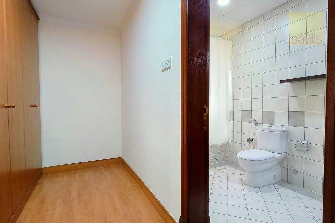 Extremely Spacious Penthouse With Terrace! – Slide 11