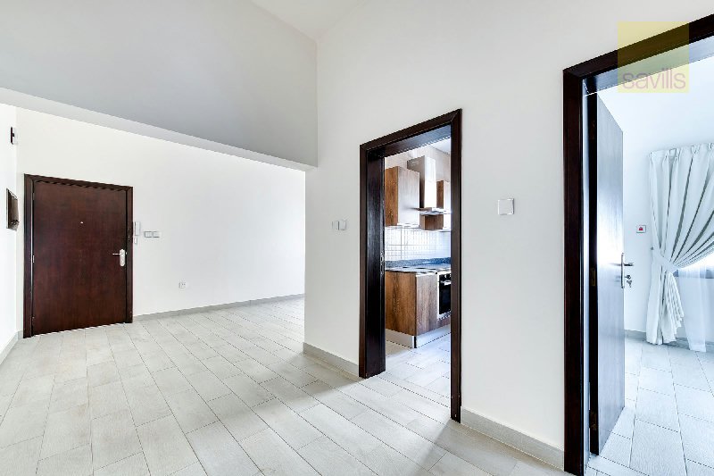 Peaceful Area | Renovated Building | Cosy – Slide 1