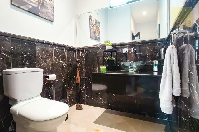 Modern 2-Bedroom Apartment in the Heart of Juffair For Sale – Slide 9