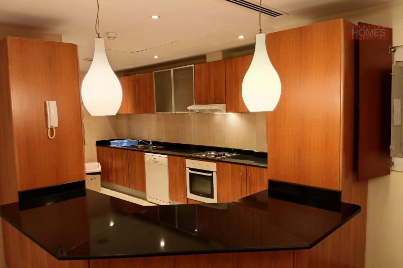 Modern 2 Bedroom Spacious Apartment on lower floor. – Slide 5