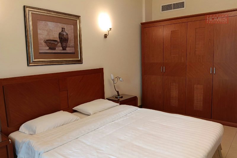 Modern 2 Bedroom Spacious Apartment on lower floor. – Slide 12